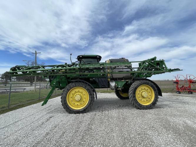 John Deere R4045