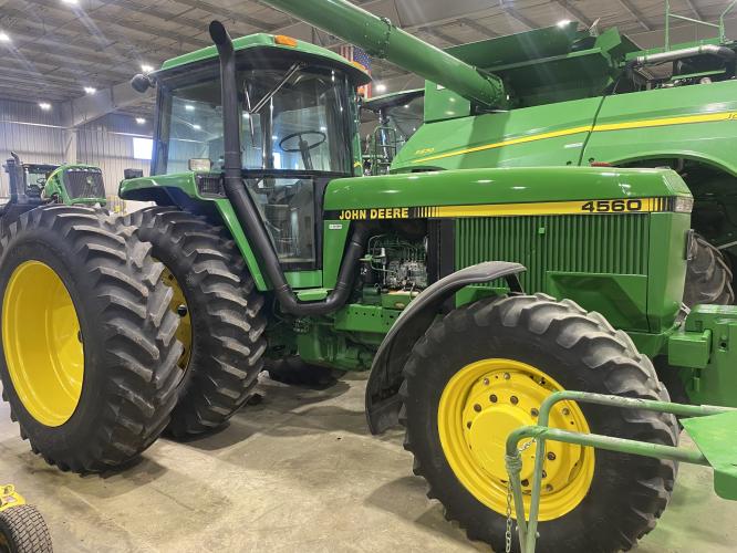 John Deere 4560