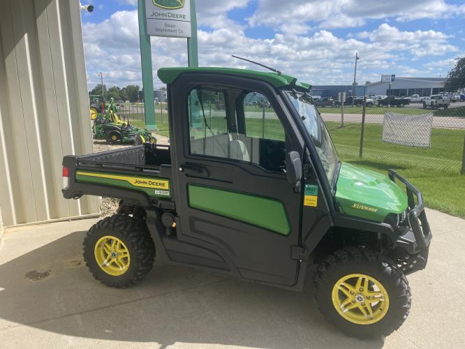 John Deere XUV835R Premium Cab