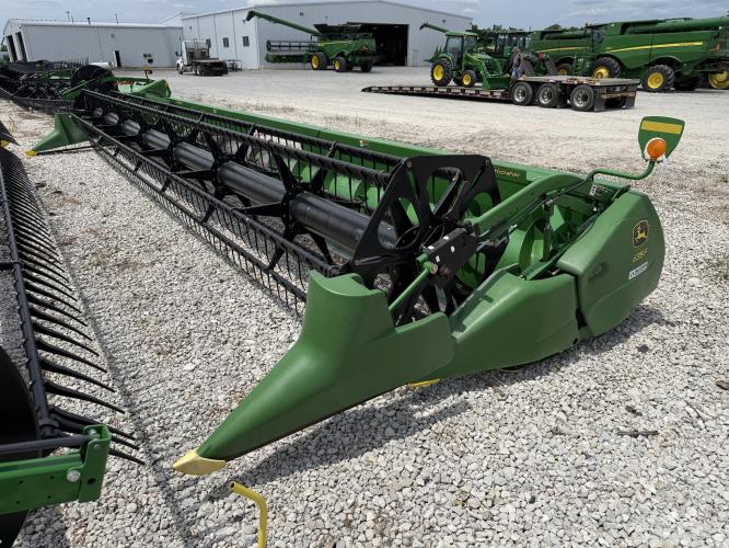 John Deere 635F