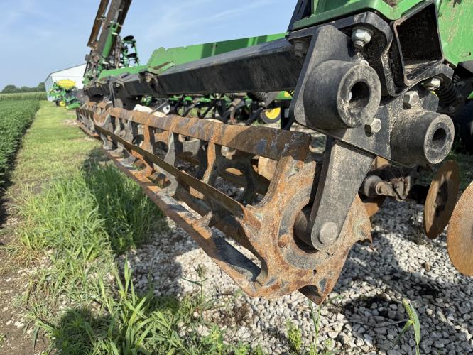 John Deere 2730