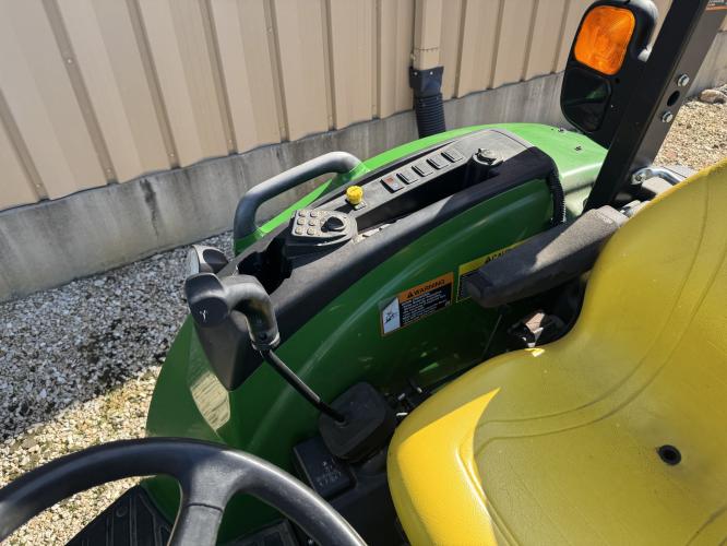 John Deere 4052R