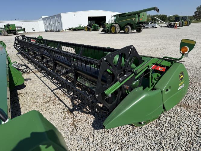 John Deere 635F