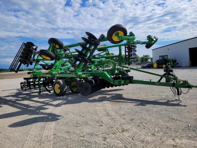 John Deere 2720