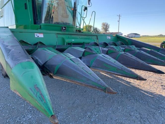 John Deere 643
