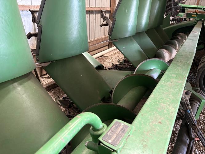 John Deere 708C