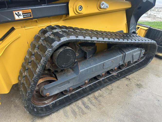 John Deere 333G