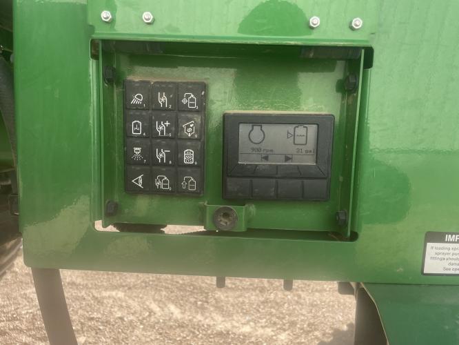 John Deere R4044