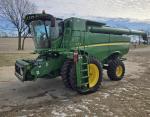 John Deere S670