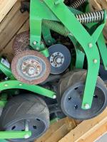John Deere AG Focus Fast Trac Closing System