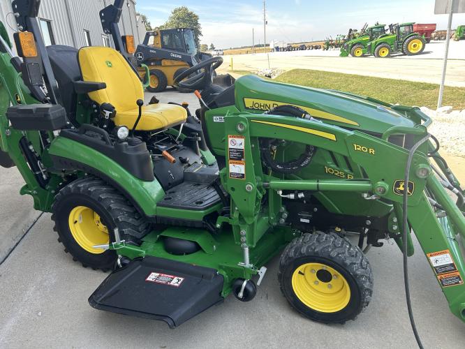 John Deere 1025R