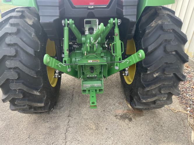 John Deere 4052M