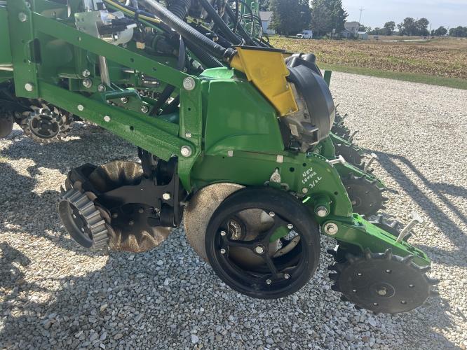 John Deere 1775NT