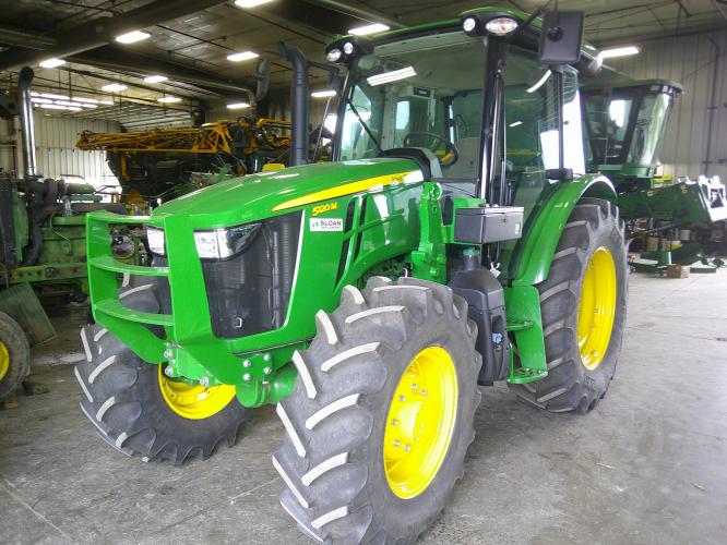 John Deere 5120M