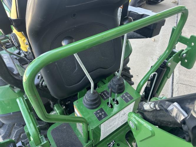 John Deere 1025R