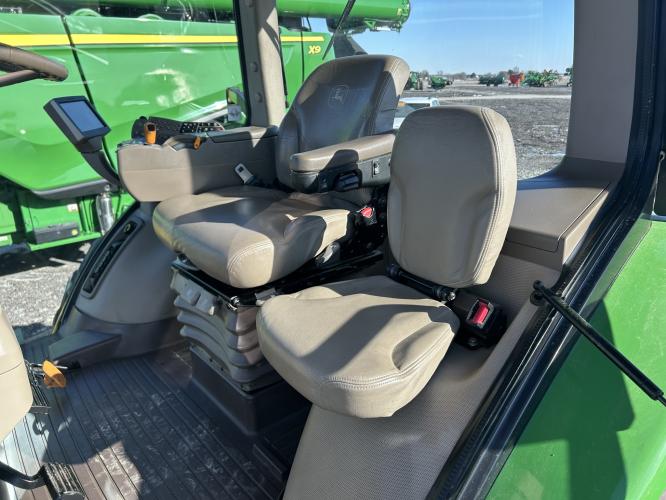 John Deere 8310R
