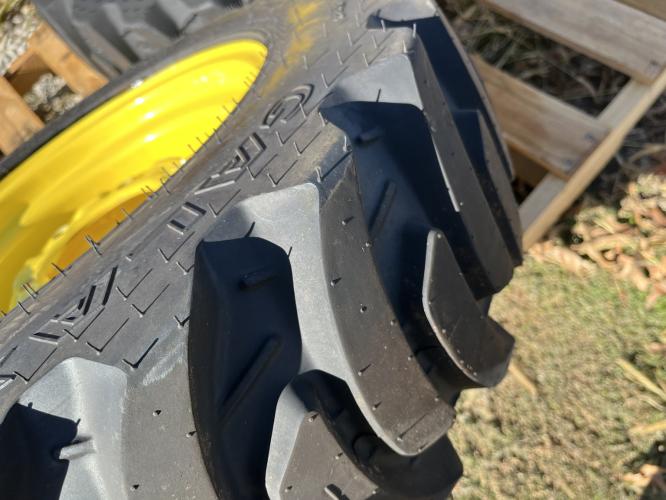 Galaxy 27X8.5-15 & 43X16-20