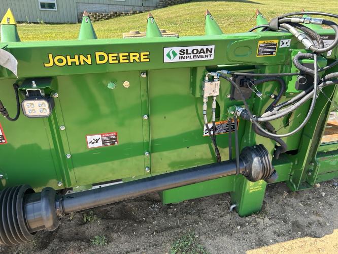 John Deere C8R