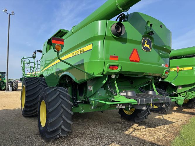 John Deere S790