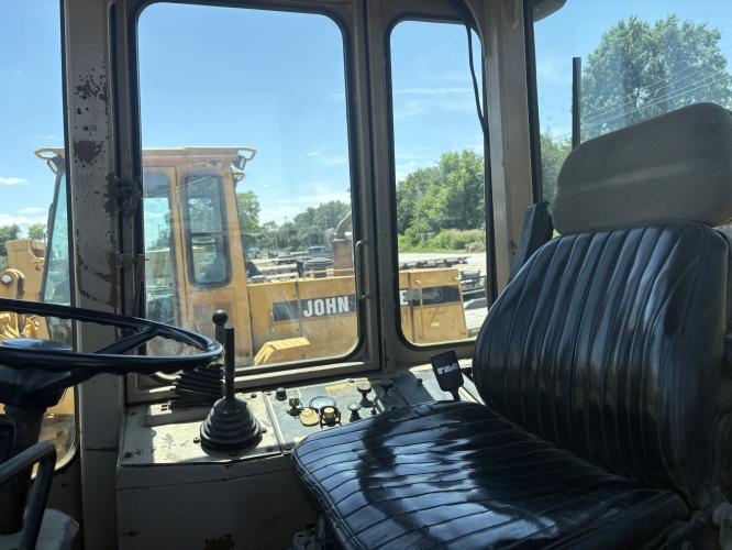 John Deere 544E