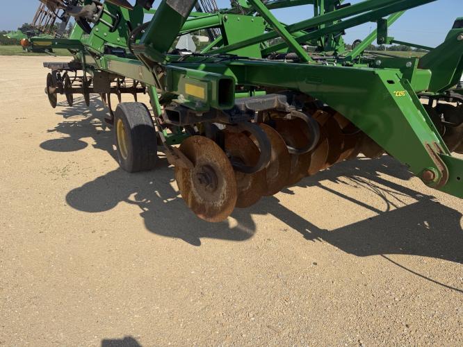 John Deere 2720