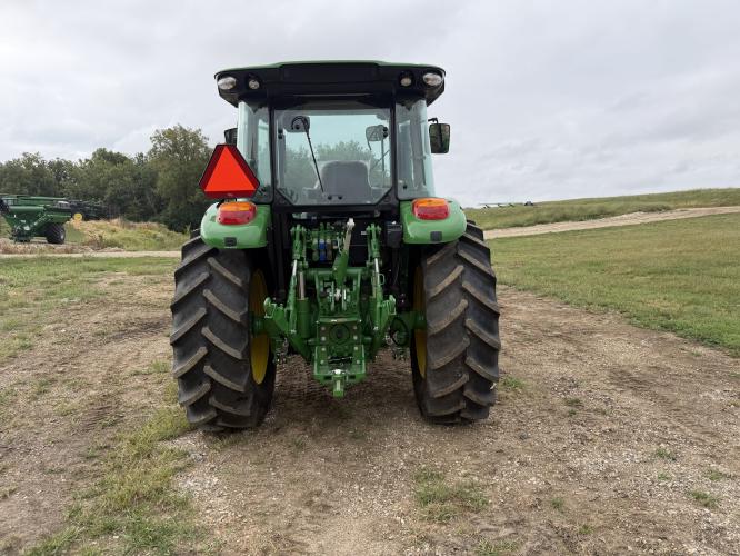 John Deere 5120M