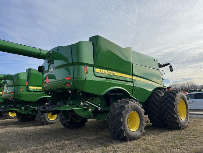 John Deere S780