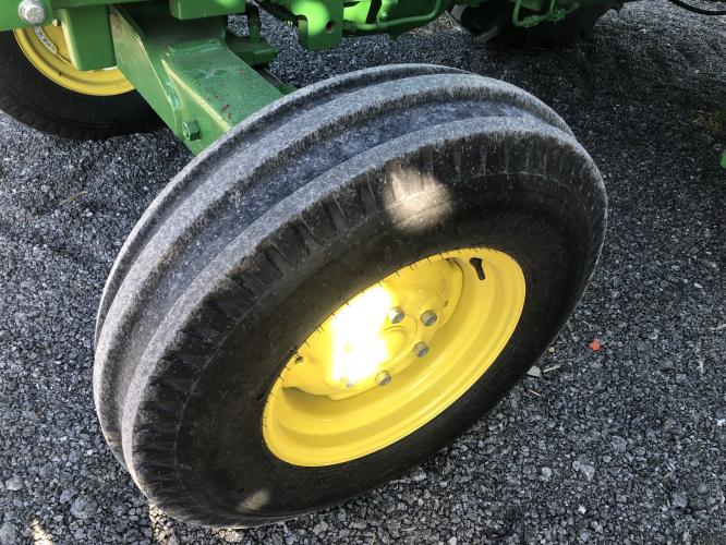 John Deere 5065E
