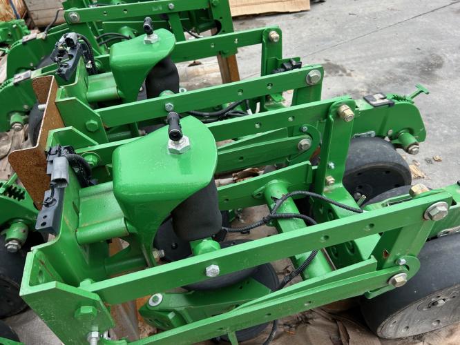 John Deere XP row unit w/ closing wheels, long arms,