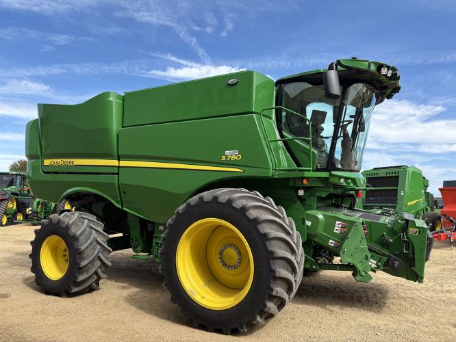 John Deere S780
