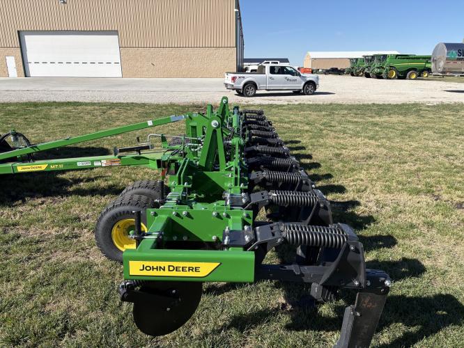 John Deere MT11