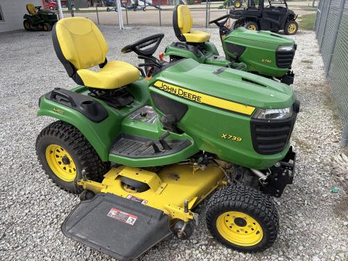 2018 John Deere X739