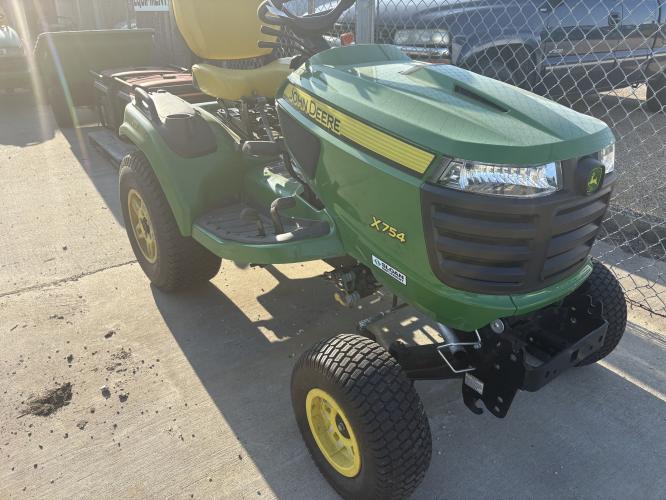 John Deere X754