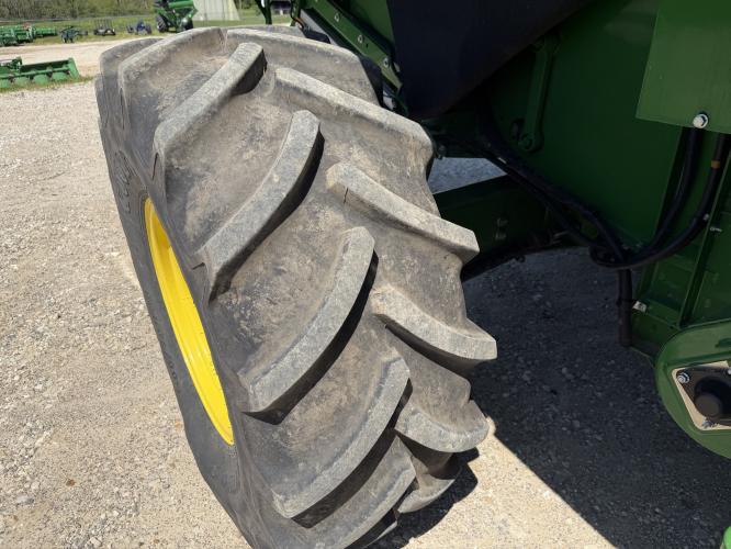 John Deere S760