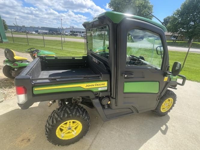 John Deere XUV835R Premium Cab