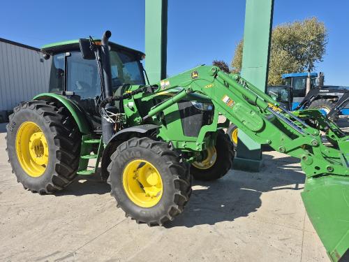 2017 John Deere 6120E