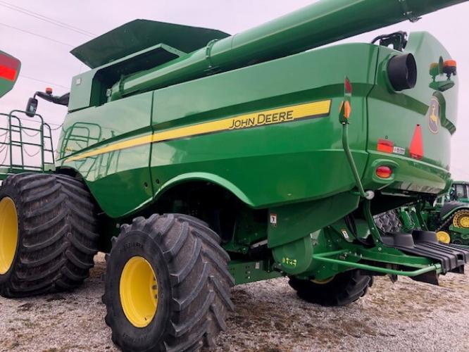 John Deere S770