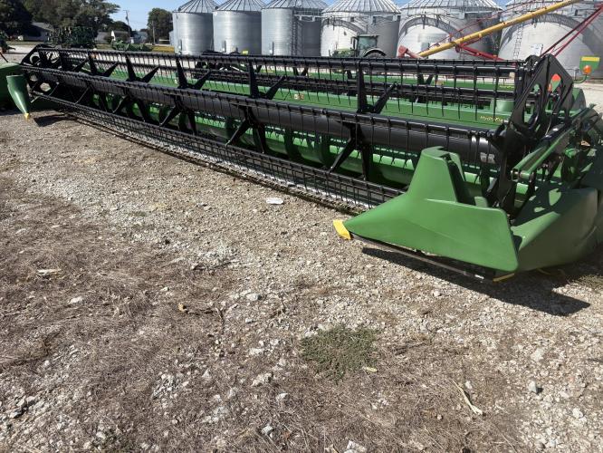 John Deere 635F