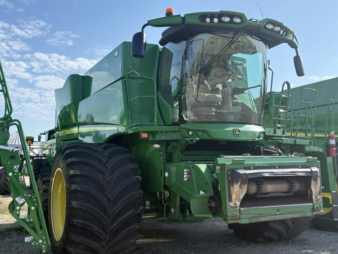 John Deere S790