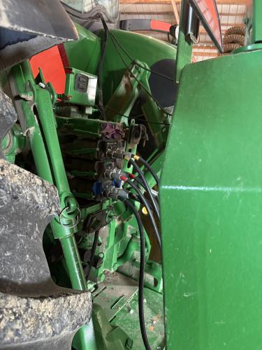John Deere 8320R