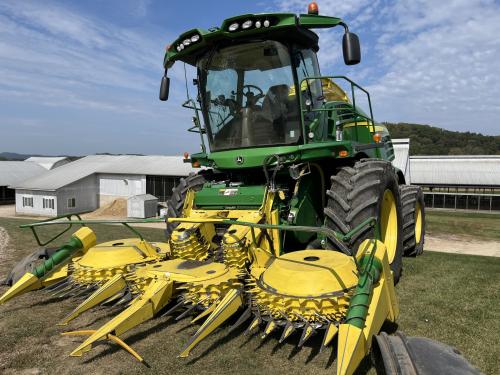 2016 John Deere 676