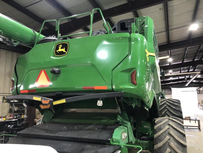 John Deere X9 1100