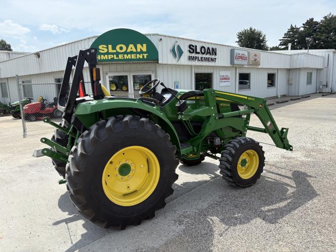 John Deere 4052M
