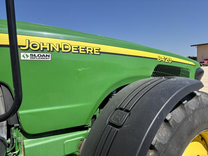 John Deere 8420