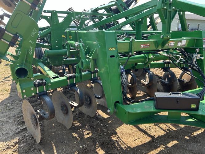 John Deere 2730