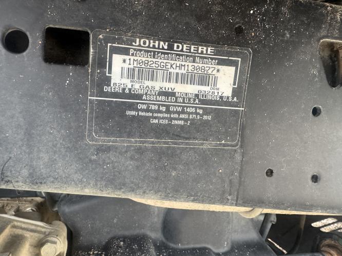 John Deere 825I