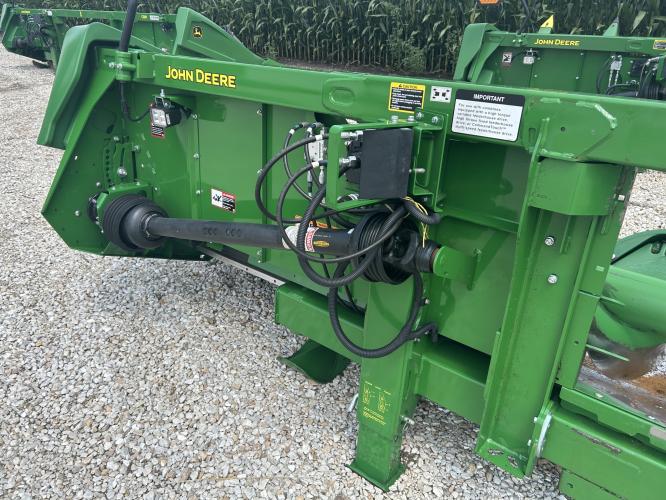 John Deere C8R