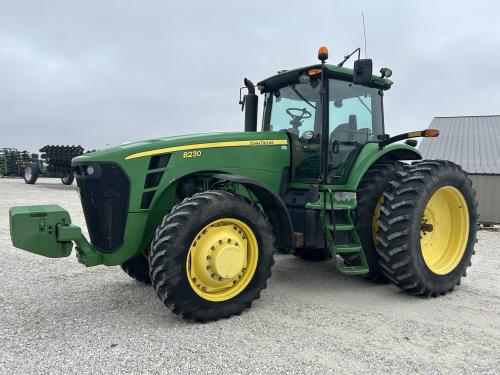 2008 John Deere 8230