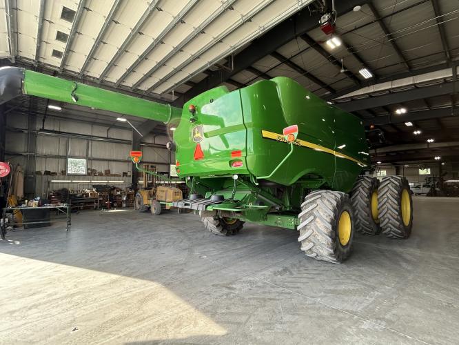 John Deere S680