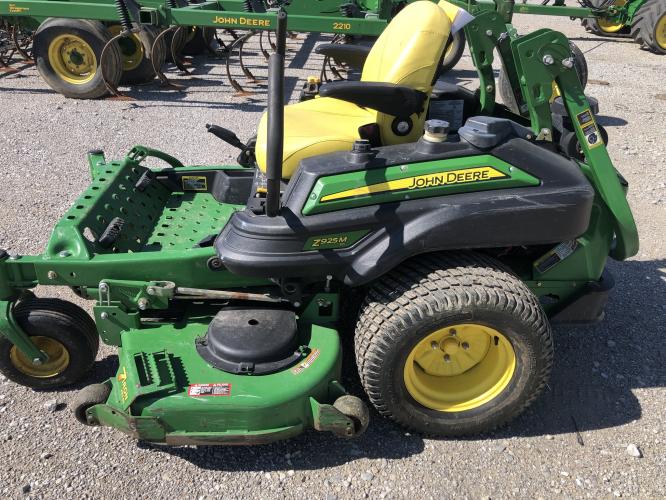 John Deere Z925M